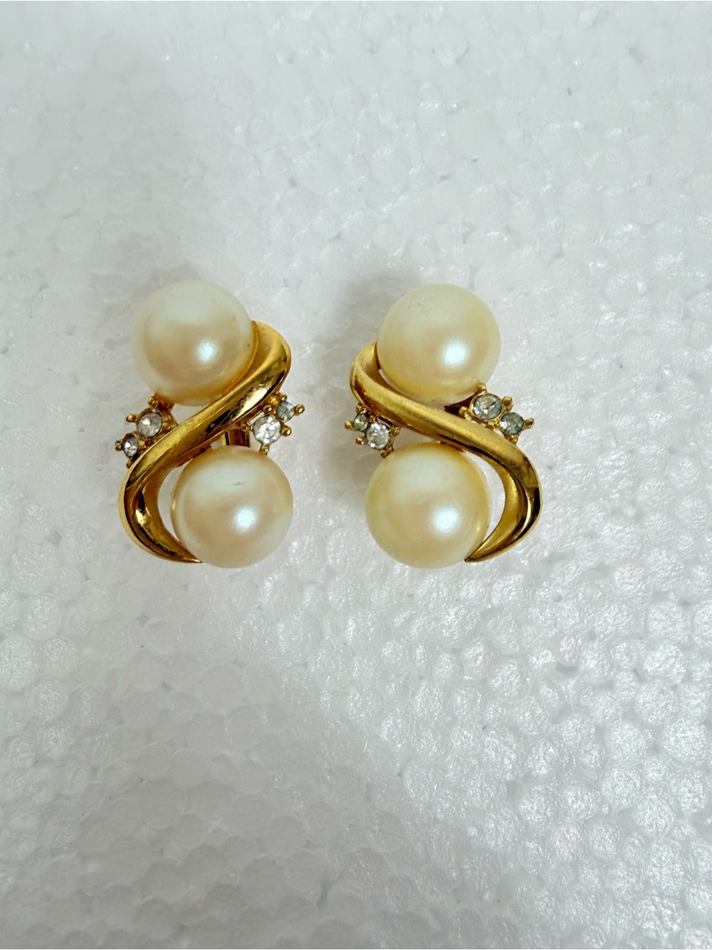 Vintage Gold Tone Faux Pearl Swirl Pierced Earrings 1980 By Richelieu